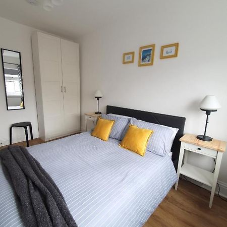 One Bed Apartment With Sofa Bed ランディドノー エクステリア 写真