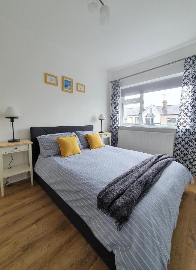 One Bed Apartment With Sofa Bed ランディドノー エクステリア 写真